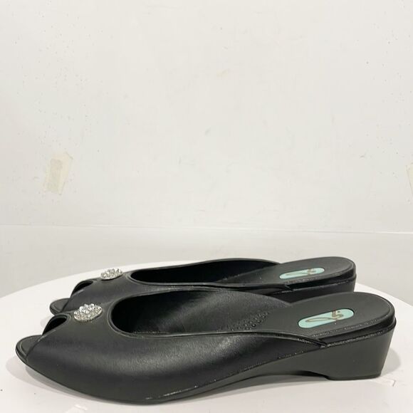 Oka b. Shoes Womens Slip On Peep Toe Wedges Size M 6.5-7.5 Black - Picture 1 of 11